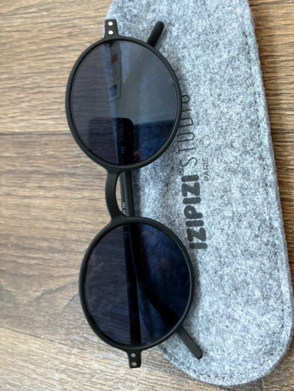 IZPIZI Slim Sunglasses - Like New